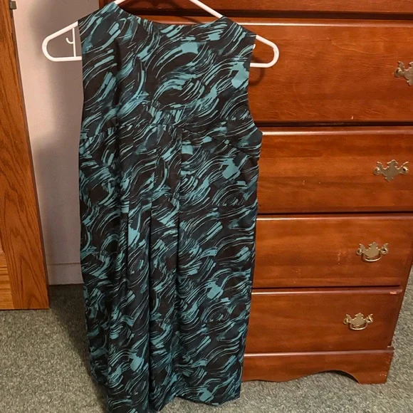 Vera Wang like new sleeveless dress patterned size 4 excellent use condition - Picture 3 of 3